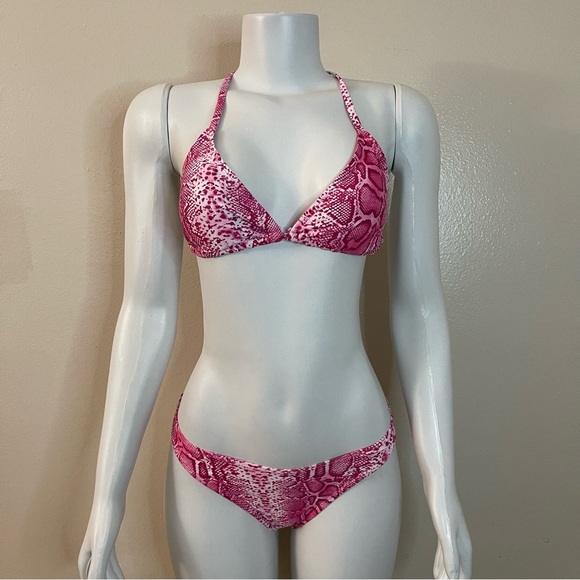 Pink white triangle cup top and bikini bottom two piece set - Picture 1 of 10
